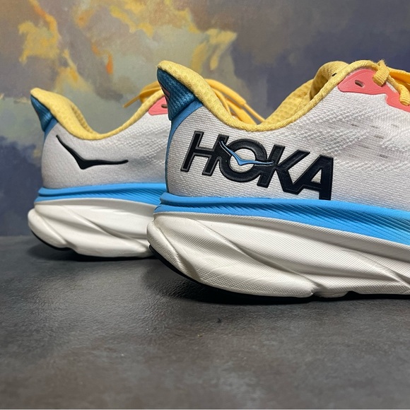 Hoka One One Clifton 9 Women's White Running Shoes Size 7B - Picture 10 of 16